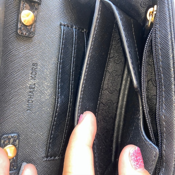 Michael Kors extra small purse - Picture 3 of 4